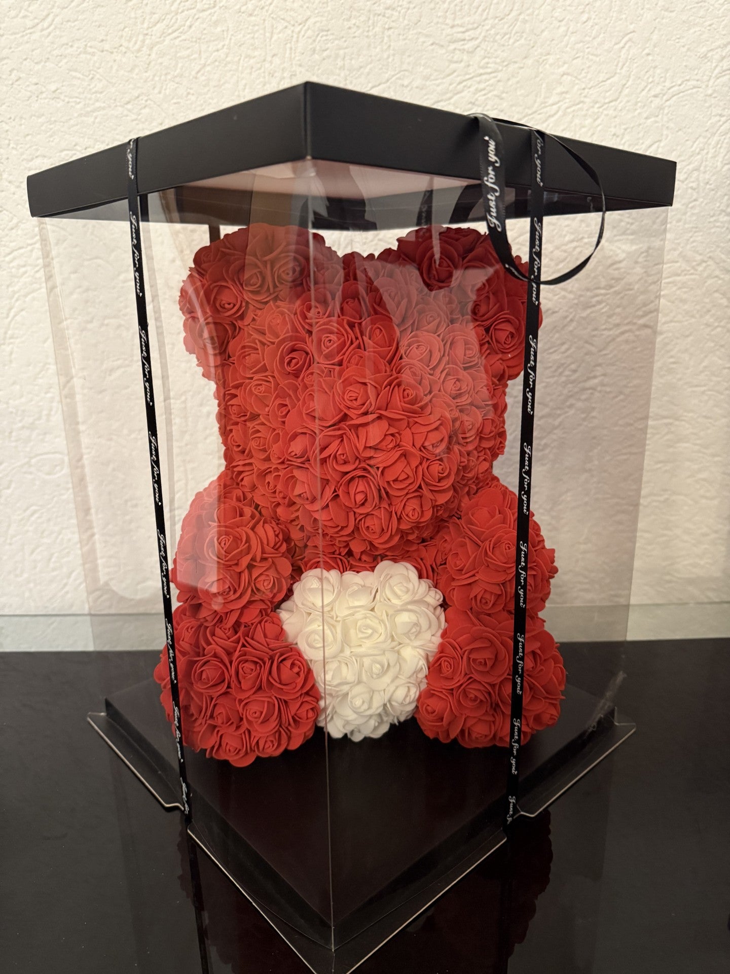 Rosen-Teddybär mit Herz in edler Geschenkbox (groß)